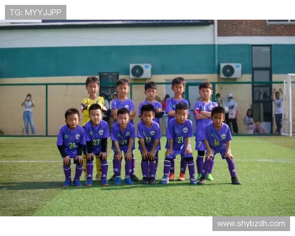 足球世界的新纪元：从青训到职业联赛的全方位发展与挑战